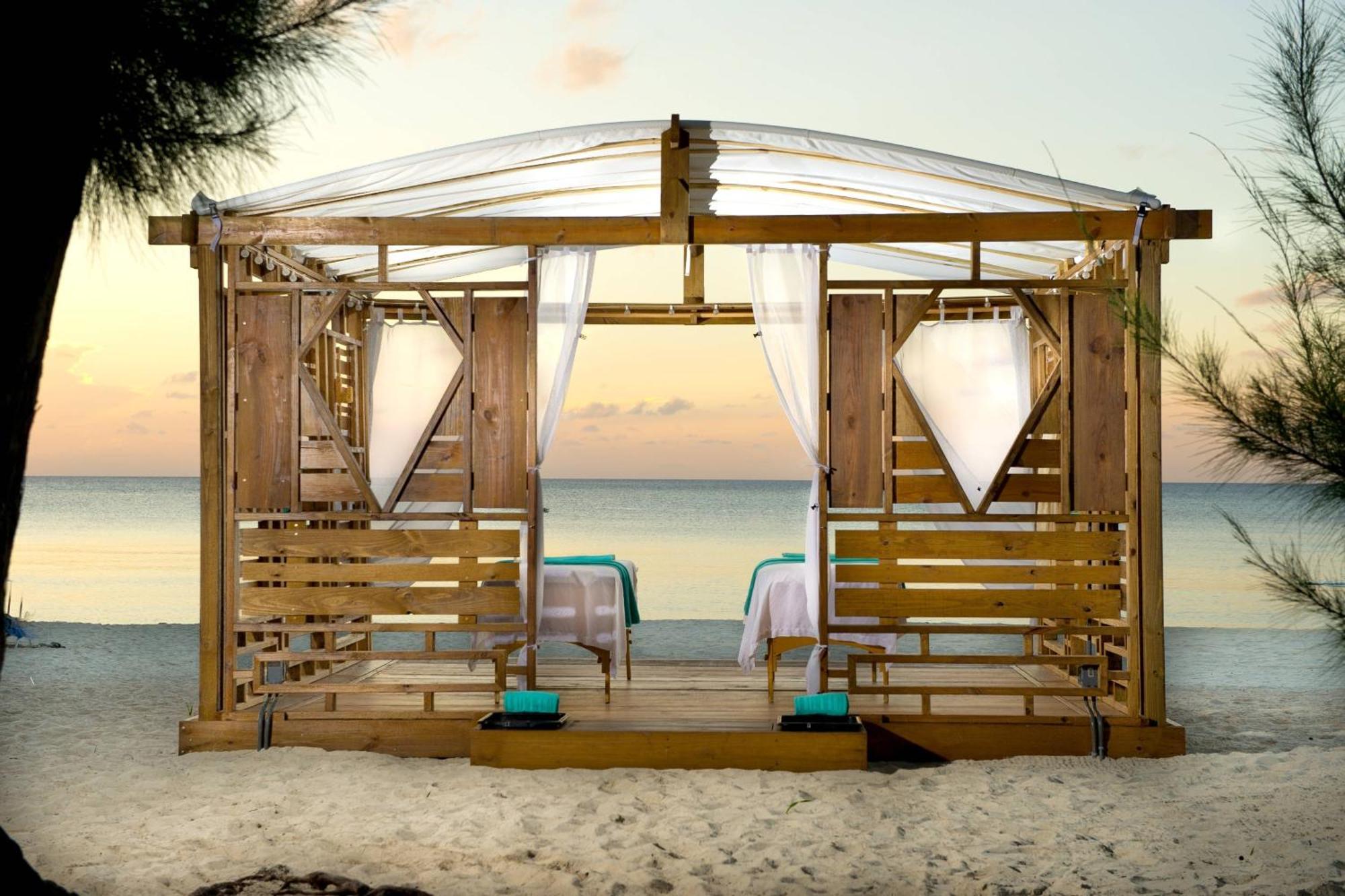 The Westin Grand Cayman Seven Mile & 4* West Bay